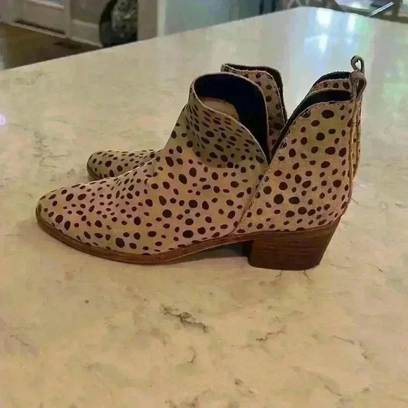 Dolce Vita Leopard Print Kaidie Booties Size 8 - Picture 5 of 7